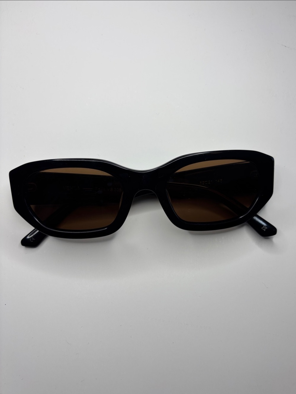 VEHLA Black Frame Sunglasses with Brown Lenses - Cat-Eye Rectangular